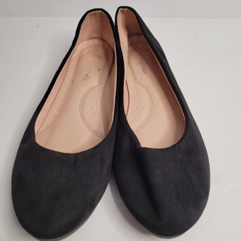 Forever Comfort shoes suede-like, flats. Size 10.   302
